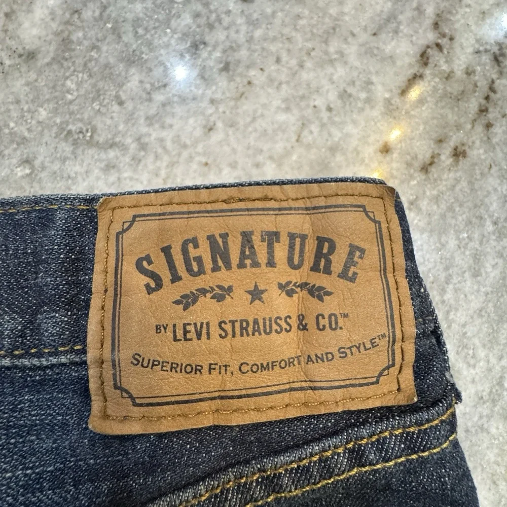 Levi Strauss Men's 34x30** Straight Leg Dark Wash Jeans Casual Work Western